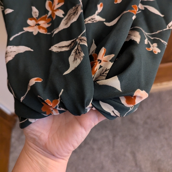 West Kei Allura Knot Detail Blouse - STITCH FIX EXCLUSIVE XL - Picture 6 of 7